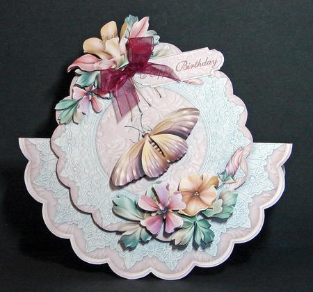 Fleur De La Foret Scallop Wobble Card Mini-kit by Carolyn Norris