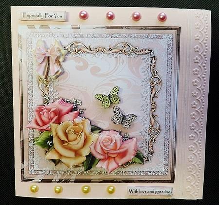 Lace Topper & Roses Mini Kit by Charmaine Brits