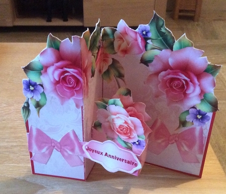 Z Fold pop-up     Summer Roses by Christiane Lions