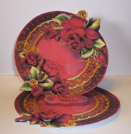 Dramtic Red Roses Round Easel Card Mini Kit by Cornelia Orgahs