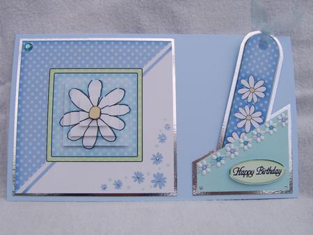 Daisy Quick Card with Pyramage by Corrine Penhale