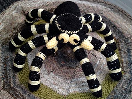 Tarantula & Cricket Pattern Featured Gallery Photo