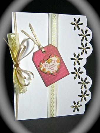 194 Scalloped Flower Border Card by Cynthia Massey