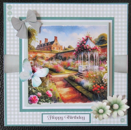 English Country Walled Gardens by Davina Rundle