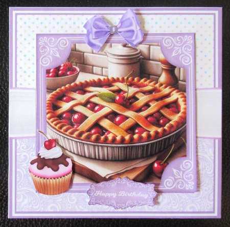 DELICIOUS DESSERTS by Davina Rundle