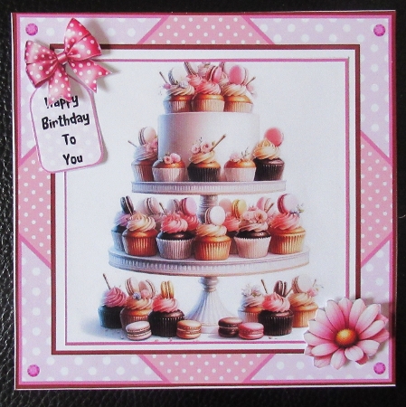 Macarons and Cupcakes by Davina Rundle