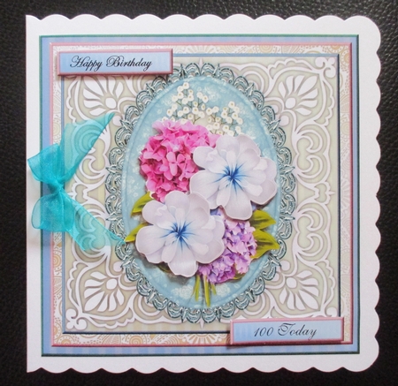 Pretty Bouquet Oval Frame by Davina Rundle