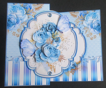 Flower Bouquet Fold Back Card Kit-2 by Davina Rundle