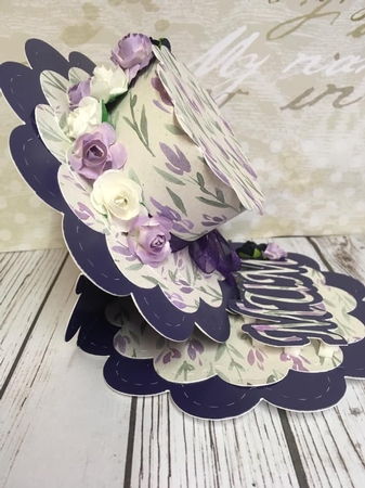 Scalloped and Stitched Hat Easel Card with Mum Sentiment by Debbie Haselden