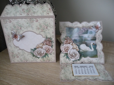 Swan & Roses Easel Card Kit & Decoupage by Debbie Whyte