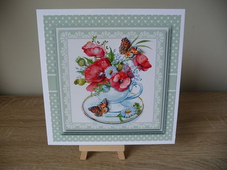 Poppies in a teacup topper plus gift tag (green) by Debbie Whyte