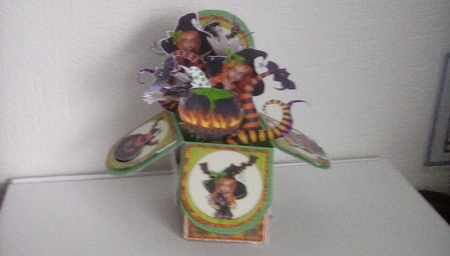 3D POP UP BOX CARD KIT - WITCHES Featured Gallery Photo