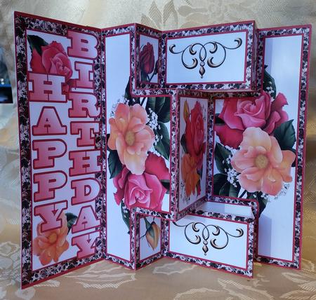 Shutter Surprise Card - Rose Bouquet by Deloraine Neubauer