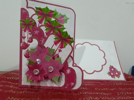 Scalloped Shaped Pocket Card Christmas #2 by Diane Carbis