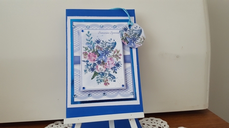 Floral Bouquet on Lace Card Topper - Design 9 by Diane Carbis