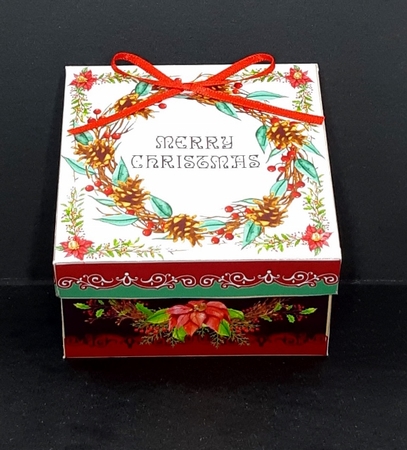 GIFT BOX - PINE CONE WREATH by Diane  Vermeer