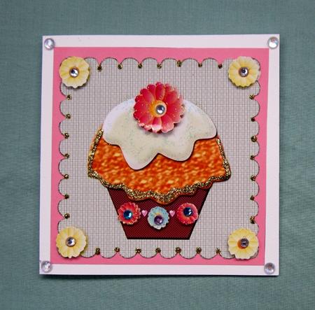 Daisy Cupcake Scalloped Topper / Card Front 2 by Diane  Vermeer