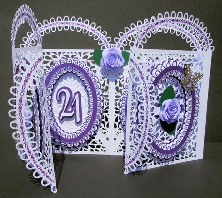 Scalloped Oval Fronted Door Card by Diane Baldrey