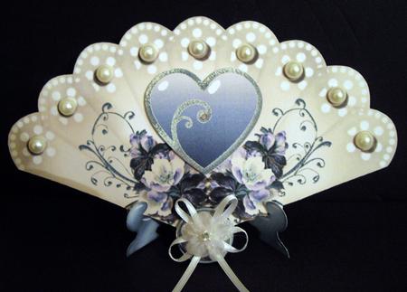 Hearst & Pearls Fan 3 by Dianne Jackson