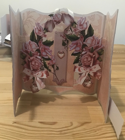 Rose Bouquet Gatefold Double Popup Card Kit by Doreen Bell