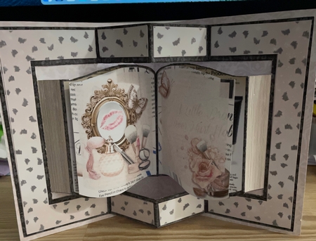 Simply Beautiful Pop Out Book Card and Envelope Kit. by Doreen Bell