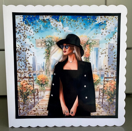 Chic Lady Black Featured Gallery Photo