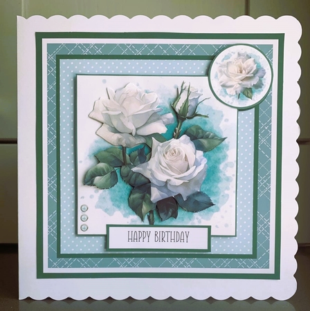 White Roses by Elaine  Harmer
