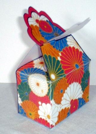 Bonbon Box -chinese Flowers by Elaine HIndson