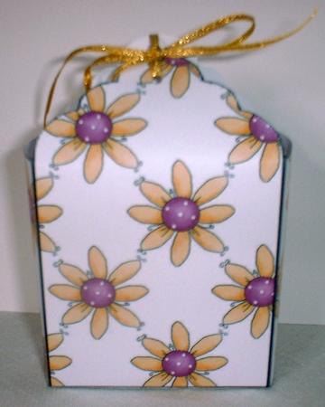 Pink and Yellow Daisy Tag Gift Box by Elaine HIndson