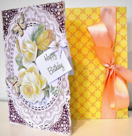 Lacey Daisy Backing Paper by Elaine Thompson
