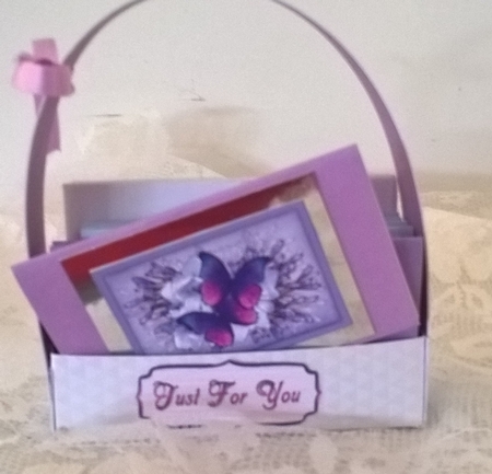 A4 Butterflies & Flowers Oval Pyramage Kit by Elaine Yallop