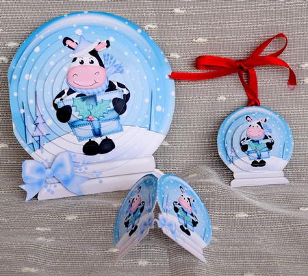 3D Xmas Milly Moo Cow Snowglobe Circle Pyramage Card Kit by Elisabeth Le Clainche