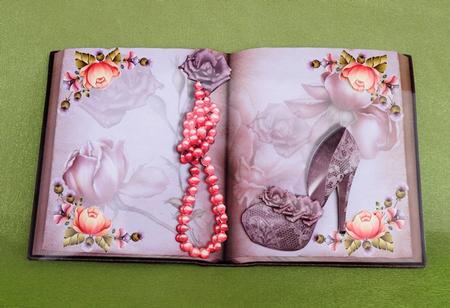 Lilac Shoe Book Style Card Topper by Elisabeth Le Clainche