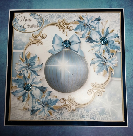 Bauble 16 by Elizabeth Svonja