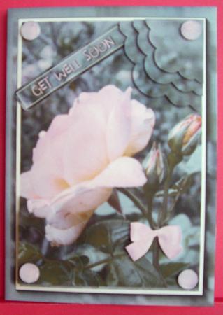 Lilac Pink Rose Corner Scallop Pyramid Sheet by Eunice Roberts