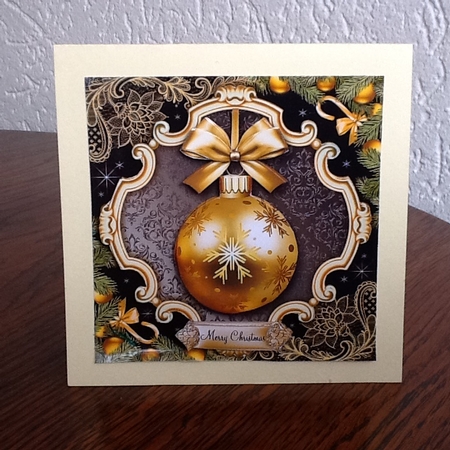 The Golden Christmas Bauble by Fia Tummers