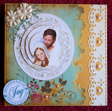 Navidad-round Topper with Pyramid by Gail Pennycuick