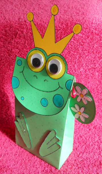 3D Freddy Frog Cute Character Gift Bag Mini Kit by Gail Pennycuick