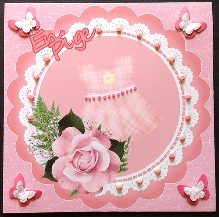 Natural Scolloped Circle With Lace Mat/Topper by Gitte Jensen