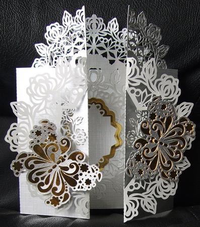 Round Rose Door Card & Butterflies by GWYNETH GEORGE