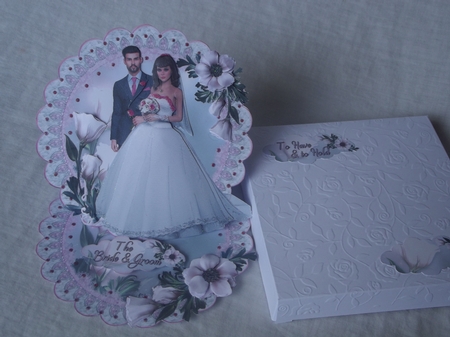 Delicate Flower Wedding Scalloped Round Easel Card  Mini Kit by Gwyneth Morley