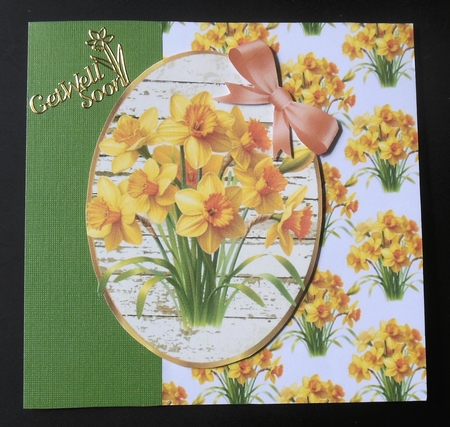 4 Pretty Yellow Daffs,Sunflowers, Roses Toppers, 4 A4 Matching Backing Papers Mini Kit by Hazel Sumner
