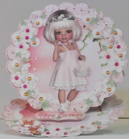 Sweet Little Daisy Scalloped Round Easel Card Mini Kit by Hazel Underwood