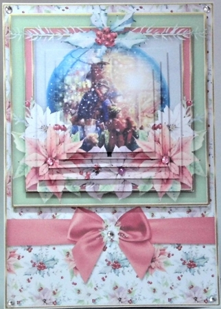 Christmas mini kit Globe 11 by Hazel Underwood