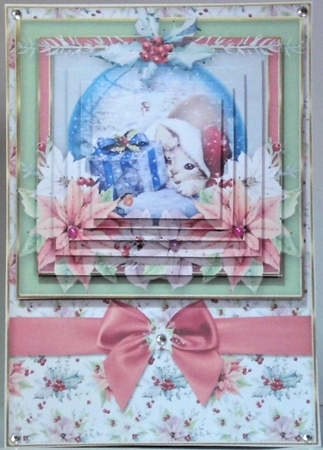 Christmas mini kit Globe 21 by Hazel Underwood