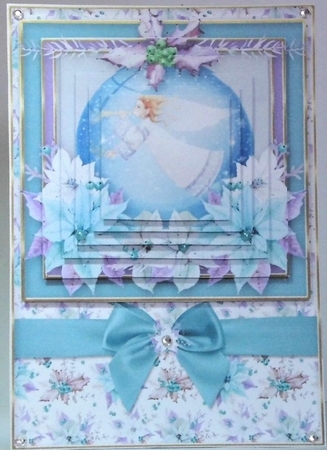 Christmas mini kit Globe 29 by Hazel Underwood