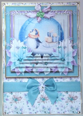 Christmas mini kit Globe 34 by Hazel Underwood