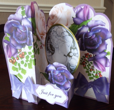 Z-Fold Cameo with roses by Helen Gomm