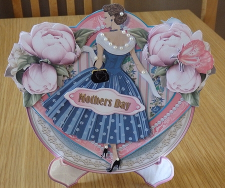 Poise 3 by Helen Gomm