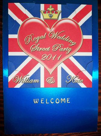 8 x 8 Royal Wedding Scalloped Corner Topper by Helen Gomm